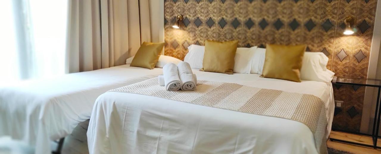 Double Room with Extra Bed (3 Adults),1079825944:JPEG