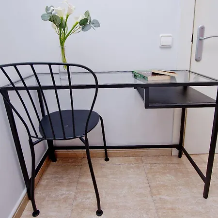 Barcelona City North Hostal-2