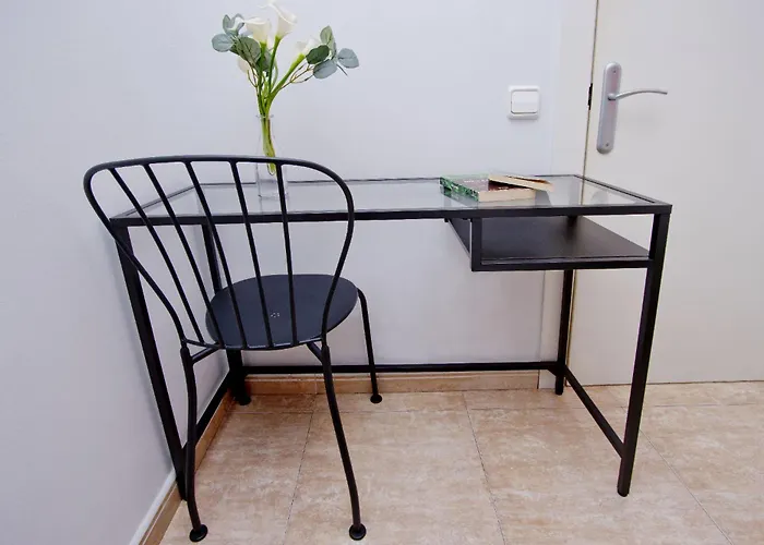 Barcelona City North Hostal