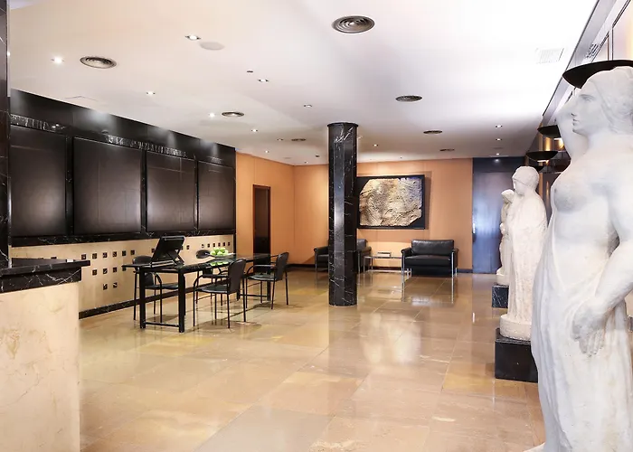 Luxury hotel only: Hotel Derby