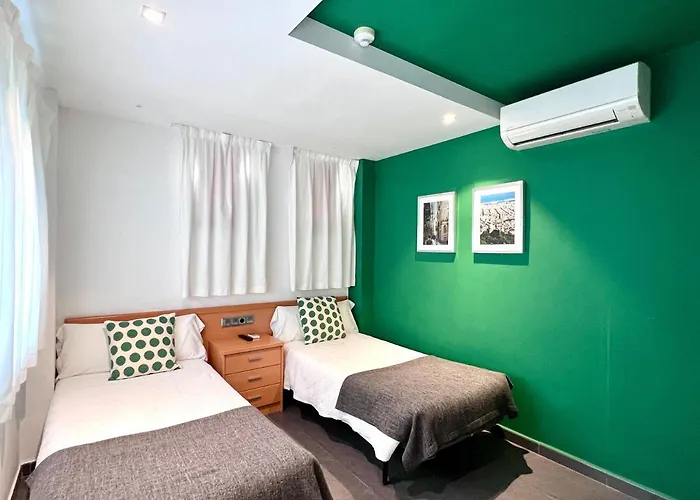 Hotel pres du College: Hostal Apolo