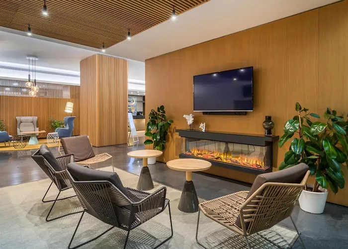 Family Hotel: Occidental Atenea Mar - Adults Only