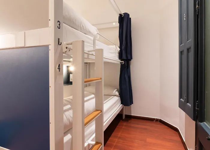 Hotel cerca del colegio: The Central House Barcelona Gracia